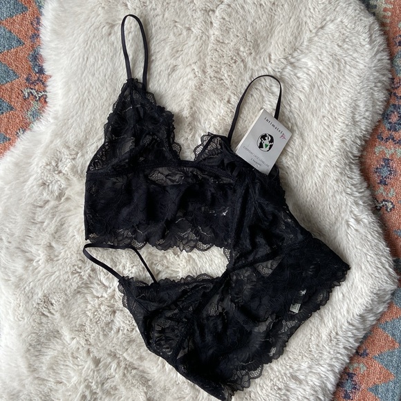 SET OF 2 Free People black lace bralette everyday long line triangle bras small - Picture 14 of 15